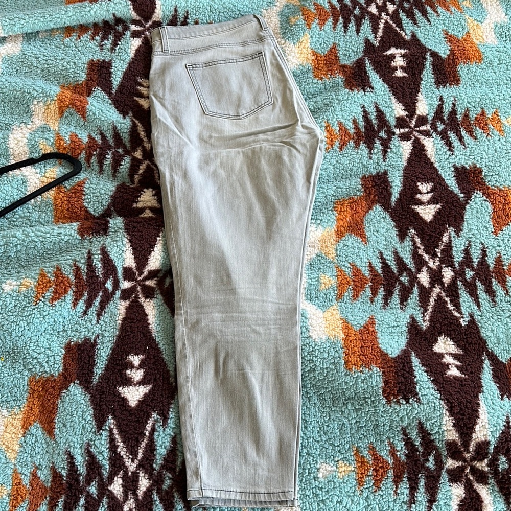 Grey Spanx Cropped Jeans Size 32